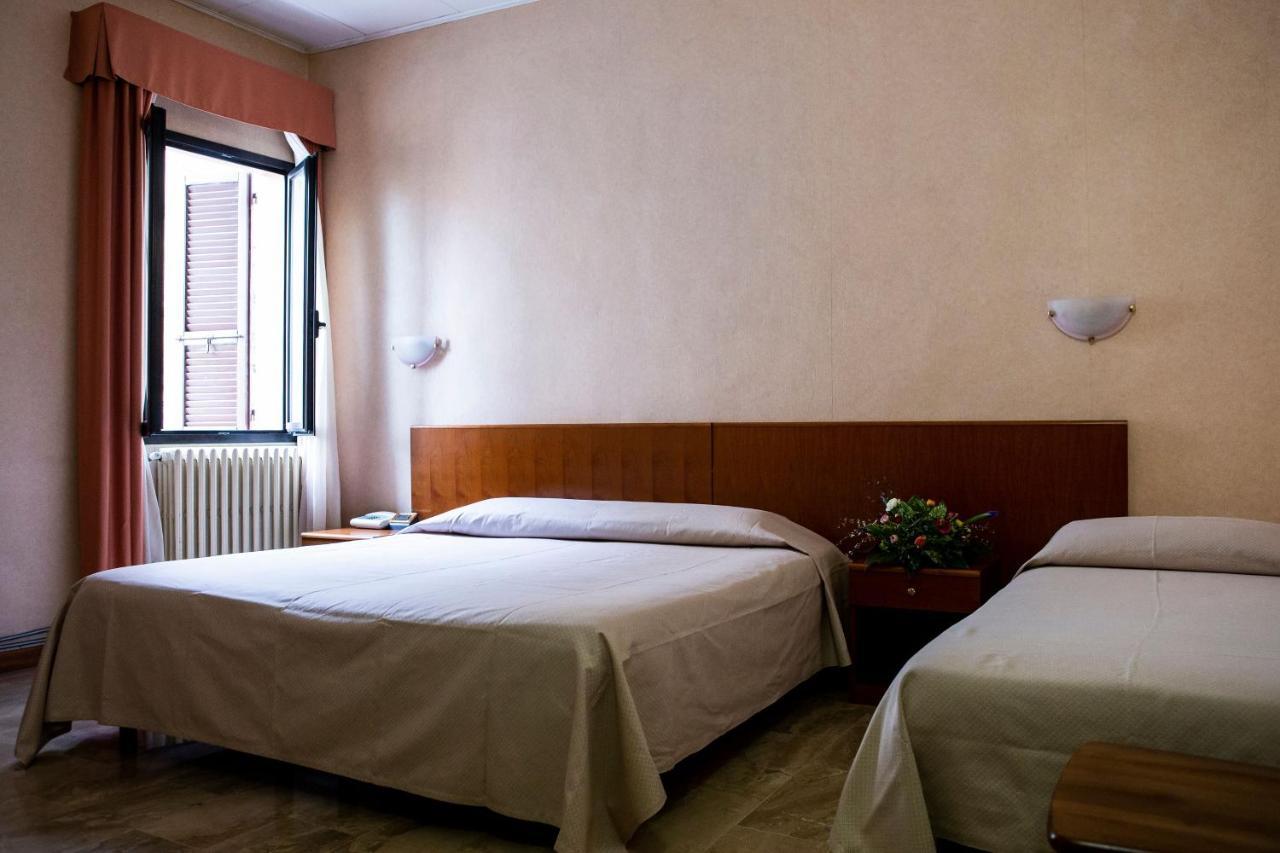 Hotel Astor بياتشينسا المظهر الخارجي الصورة