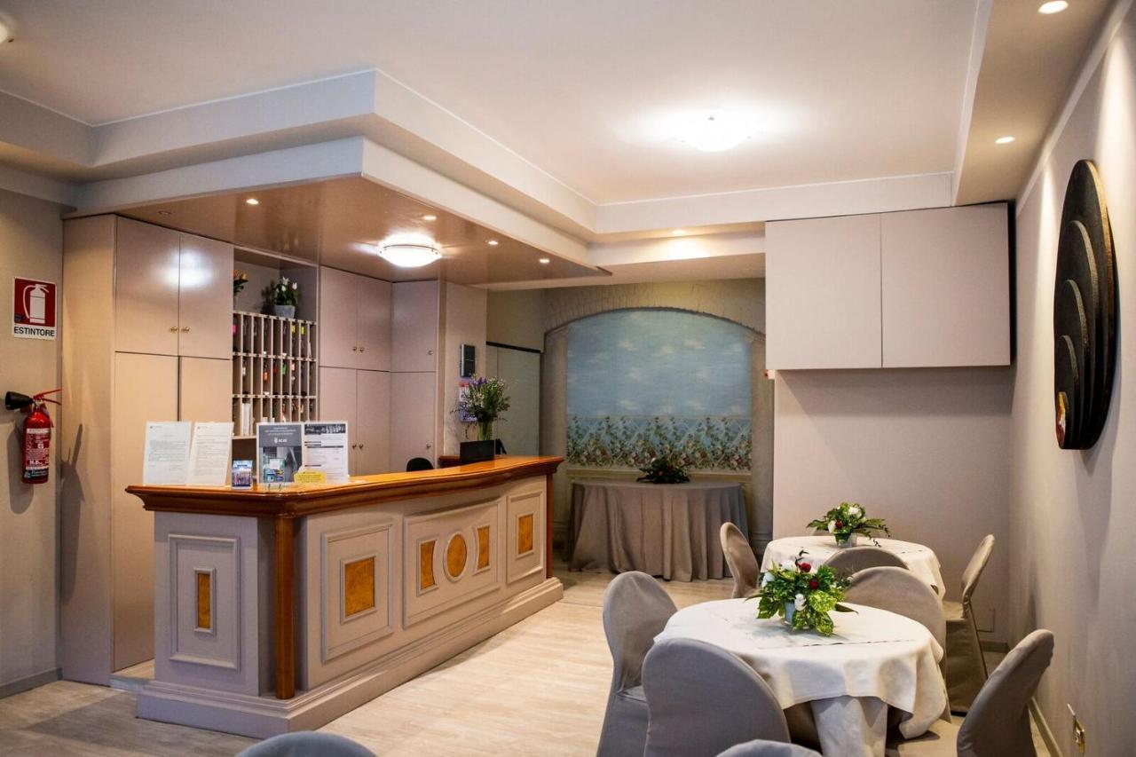 Hotel Astor بياتشينسا المظهر الخارجي الصورة