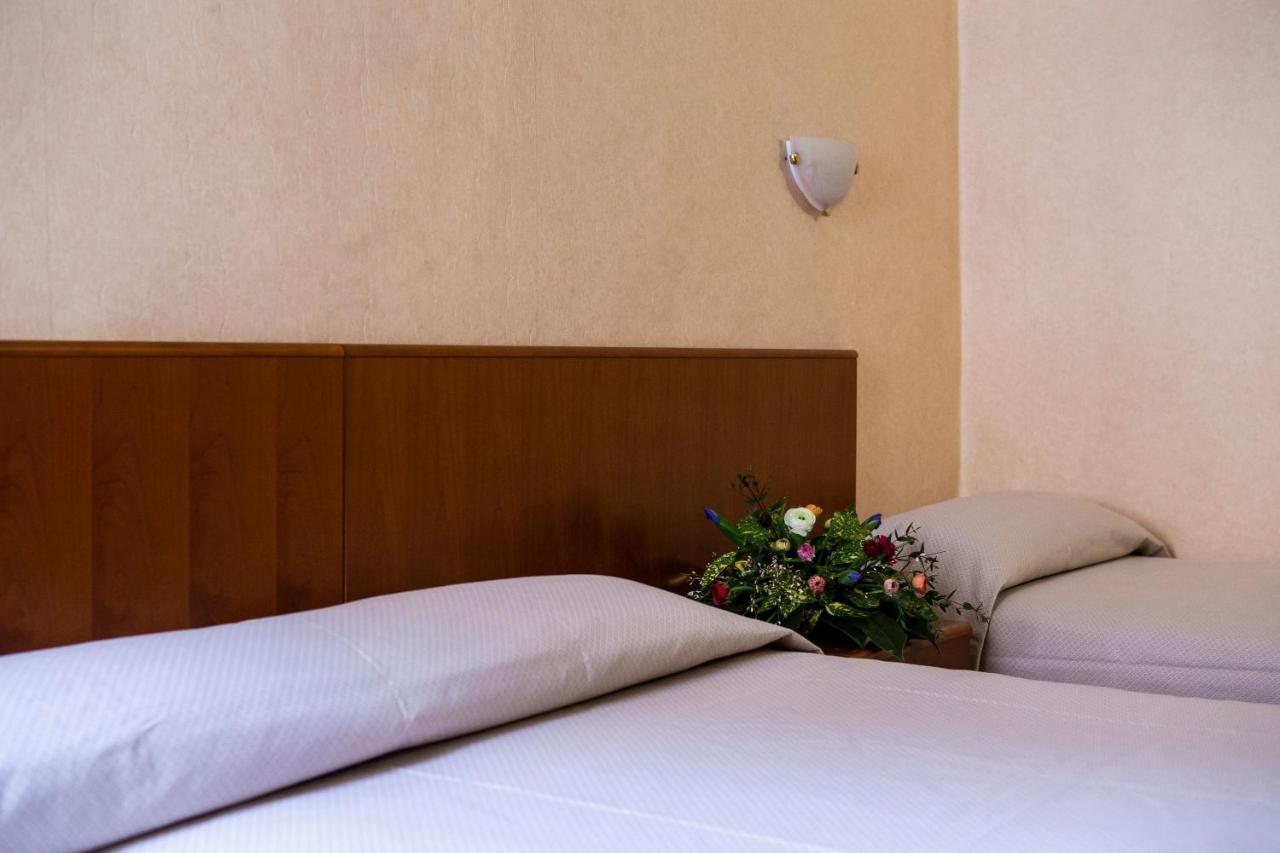 Hotel Astor بياتشينسا المظهر الخارجي الصورة